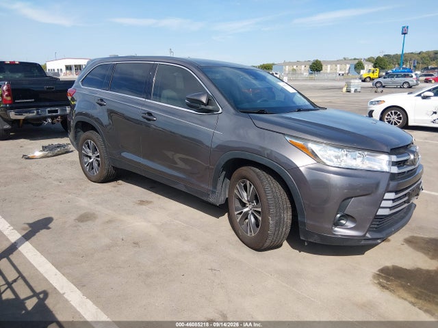 46085218 :رقم المزاد ، 5TDZARFH2KS059475 vin ، 2019 Toyota Highlander Le مزاد بيع