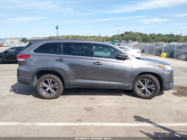 46085218 :رقم المزاد ، 5TDZARFH2KS059475 vin ، 2019 Toyota Highlander Le مزاد بيع