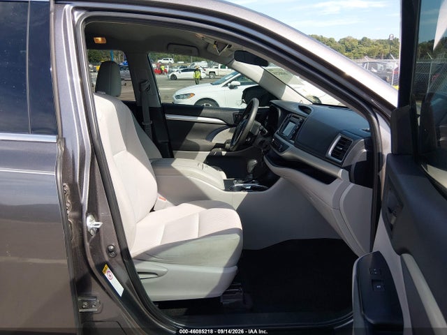 46085218 :رقم المزاد ، 5TDZARFH2KS059475 vin ، 2019 Toyota Highlander Le مزاد بيع
