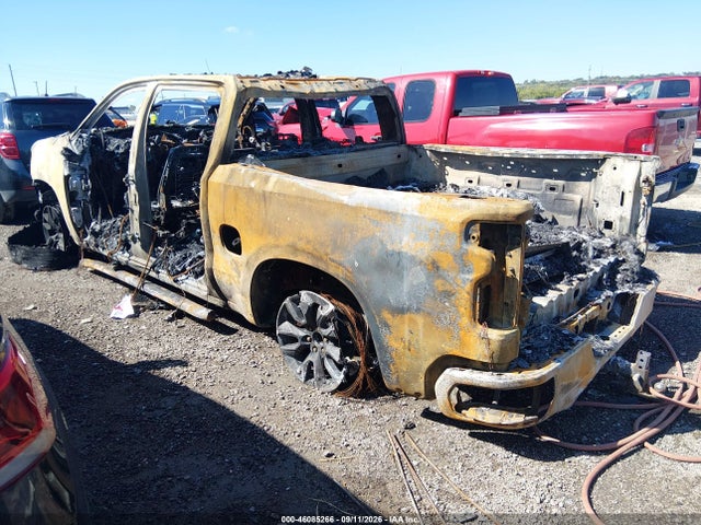 2021 Chevrolet Silverado 1500 4wd  Short Bed Rst მანქანა იყიდება აუქციონზე, vin: 3GCUYEED9MG408579, აუქციონის ნომერი: 46085266