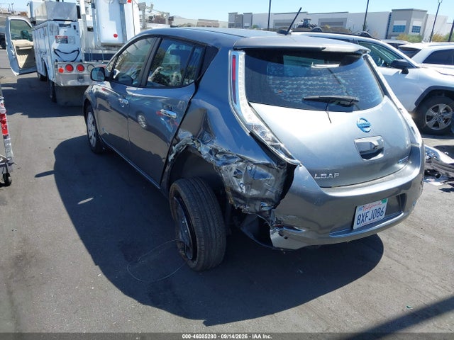 1N4AZ0CP8FC313345 Nissan LEAF S