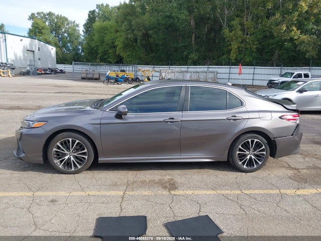 46085378 :رقم المزاد ، 4T1B11HK8KU848409 vin ، 2019 Toyota Camry Se مزاد بيع