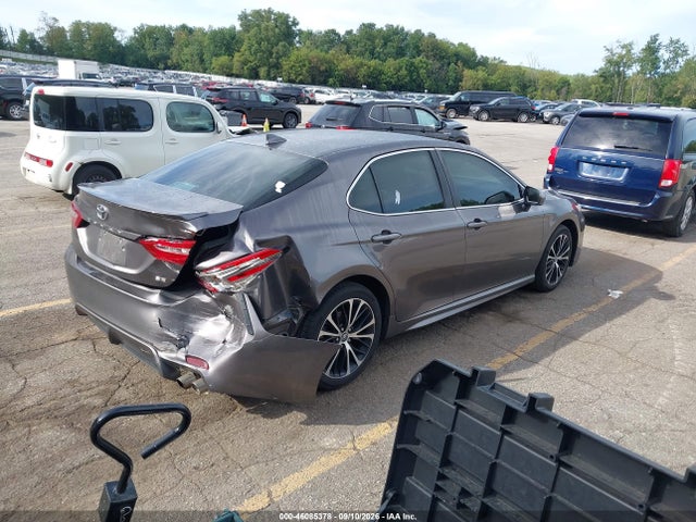 46085378 :رقم المزاد ، 4T1B11HK8KU848409 vin ، 2019 Toyota Camry Se مزاد بيع