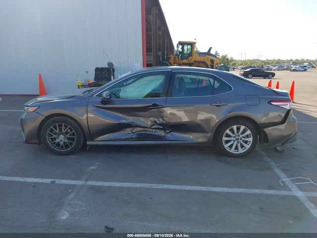 46085456 :رقم المزاد ، 4T1C11AK3LU314105 vin ، 2020 Toyota Camry Le مزاد بيع