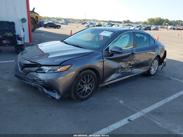 46085456 :رقم المزاد ، 4T1C11AK3LU314105 vin ، 2020 Toyota Camry Le مزاد بيع
