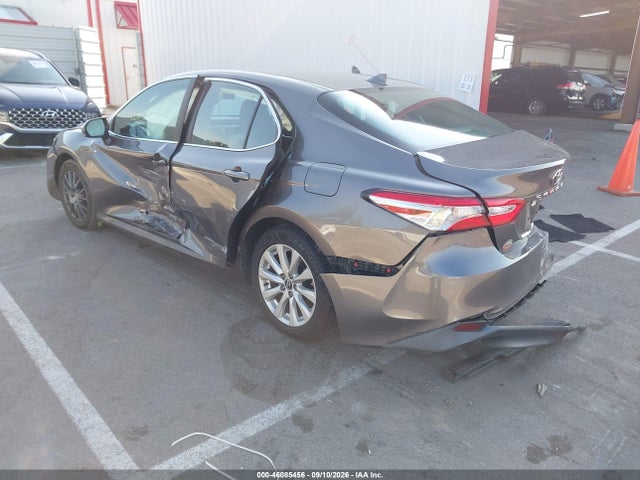 46085456 :رقم المزاد ، 4T1C11AK3LU314105 vin ، 2020 Toyota Camry Le مزاد بيع