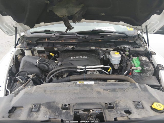 46085566 :رقم المزاد ، 3C7WR4AJ9JG312994 vin ، 2018 Ram 2500 Tradesman  4x2 8' Box مزاد بيع