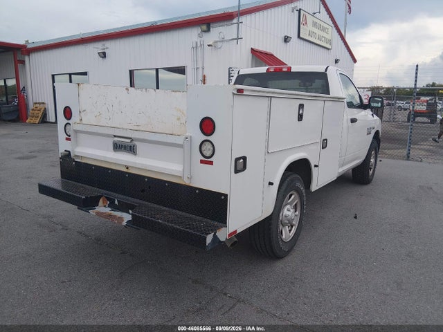 46085566 :رقم المزاد ، 3C7WR4AJ9JG312994 vin ، 2018 Ram 2500 Tradesman  4x2 8' Box مزاد بيع