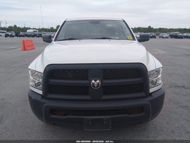 46085566 :رقم المزاد ، 3C7WR4AJ9JG312994 vin ، 2018 Ram 2500 Tradesman  4x2 8' Box مزاد بيع