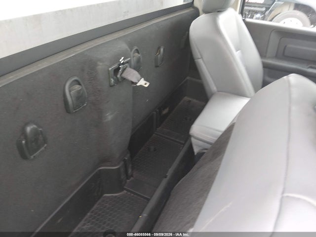 46085566 :رقم المزاد ، 3C7WR4AJ9JG312994 vin ، 2018 Ram 2500 Tradesman  4x2 8' Box مزاد بيع