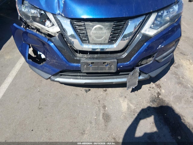 2017 Nissan Rogue Sv მანქანა იყიდება აუქციონზე, vin: JN8AT2MV9HW027921, აუქციონის ნომერი: 46085684