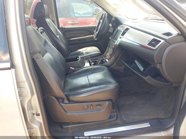 Auction sale of the 2007 Cadillac Escalade Esv Standard, vin: 1GYFK66857R220836, lot number: 46085738