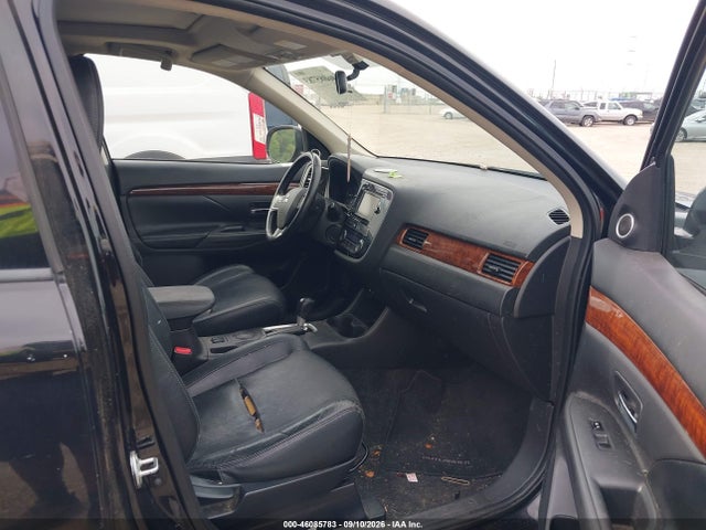 46085783 :رقم المزاد ، JA4AD3A37EZ003008 vin ، 2014 Mitsubishi Outlander Se مزاد بيع
