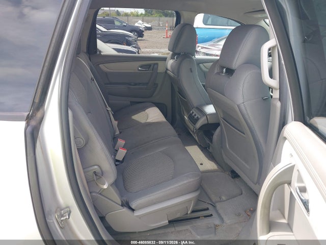 46085832 :رقم المزاد ، 1GNKRFKDXFJ188098 vin ، 2015 Chevrolet Traverse Ls مزاد بيع