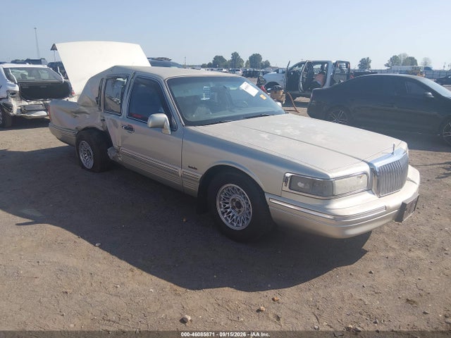 46085871 :رقم المزاد ، 1LNLM81W6VY756021 vin ، 1997 Lincoln Town Car Executive مزاد بيع