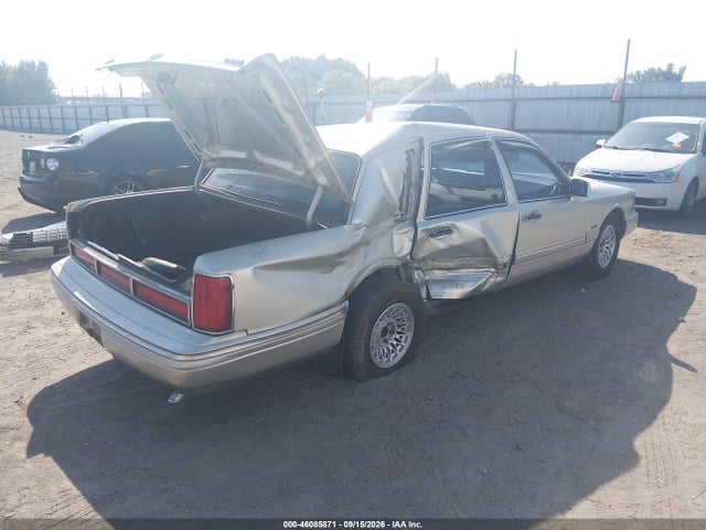 46085871 :رقم المزاد ، 1LNLM81W6VY756021 vin ، 1997 Lincoln Town Car Executive مزاد بيع