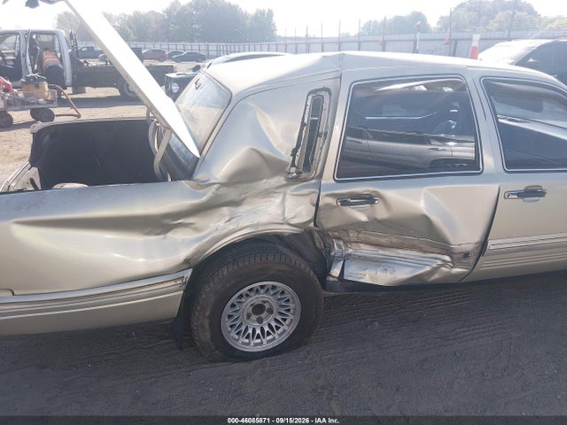 46085871 :رقم المزاد ، 1LNLM81W6VY756021 vin ، 1997 Lincoln Town Car Executive مزاد بيع