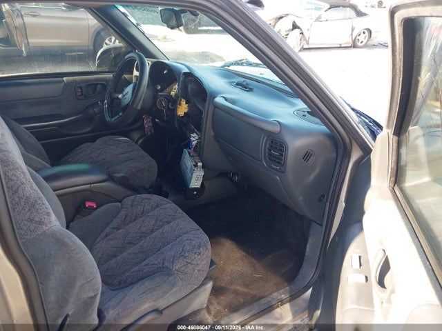 2000 Gmc Sonoma Sls მანქანა იყიდება აუქციონზე, vin: 1GTCS19W2Y8214179, აუქციონის ნომერი: 46086047