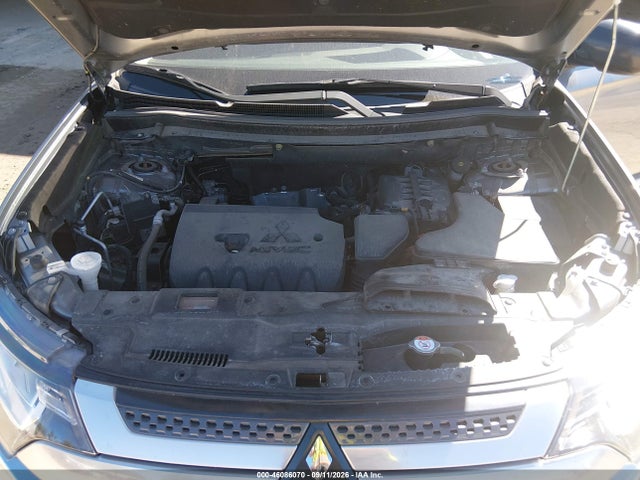 46086070 :رقم المزاد ، JA4AZ3A31KZ008363 vin ، 2019 Mitsubishi Outlander Es مزاد بيع