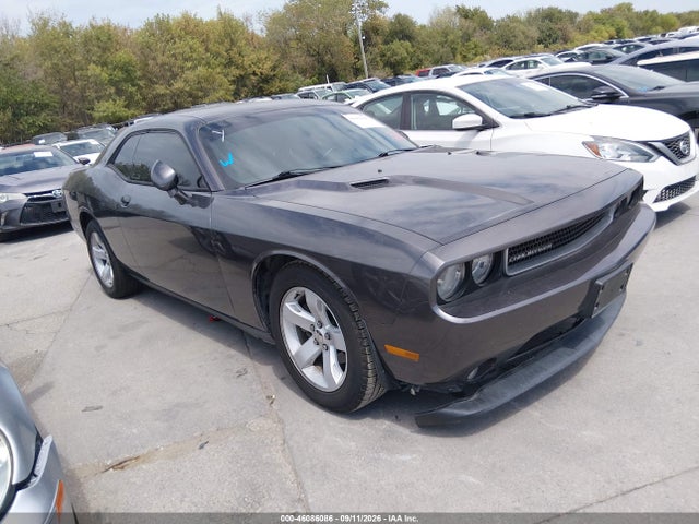 46086086 :رقم المزاد ، 2C3CDYAG7EH294337 vin ، 2014 Dodge Challenger Sxt مزاد بيع