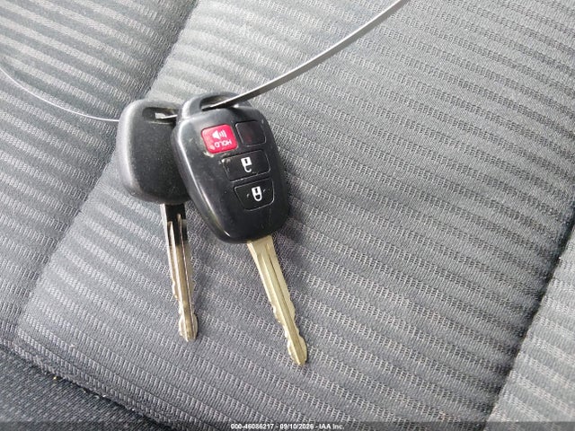 46086217 :رقم المزاد ، 2T3WFREVXEW101437 vin ، 2014 Toyota Rav4 Xle مزاد بيع