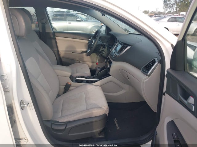 46086283 :رقم المزاد ، KM8J33A27HU310174 vin ، 2017 Hyundai Tucson Eco مزاد بيع