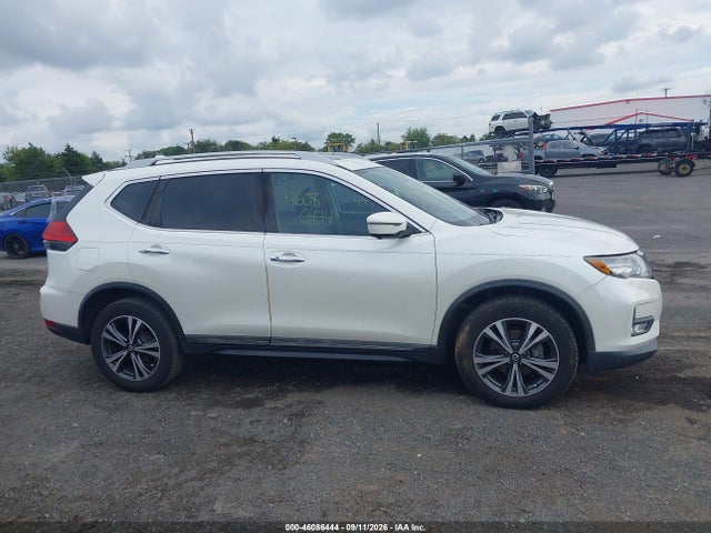 46086444 :رقم المزاد ، 5N1AT2MV6HC733012 vin ، 2017 Nissan Rogue Sv/sl مزاد بيع