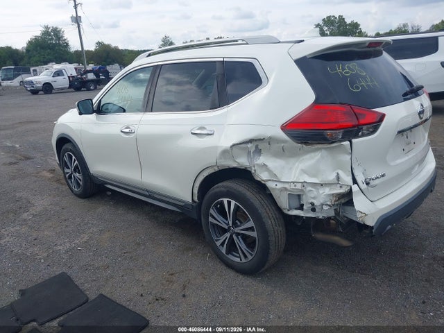 46086444 :رقم المزاد ، 5N1AT2MV6HC733012 vin ، 2017 Nissan Rogue Sv/sl مزاد بيع