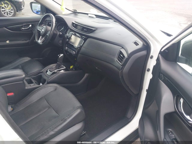 46086444 :رقم المزاد ، 5N1AT2MV6HC733012 vin ، 2017 Nissan Rogue Sv/sl مزاد بيع