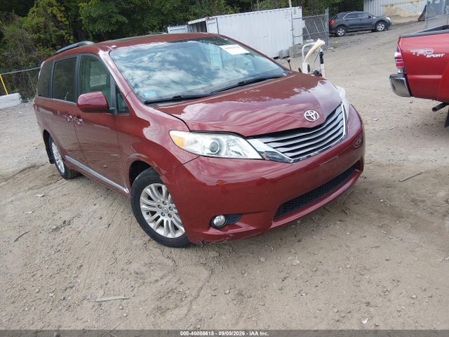 Продажа на аукционе авто 2017 Toyota Sienna Xle 8 Passenger, vin: 5TDYZ3DC1HS818733, номер лота: 46086618