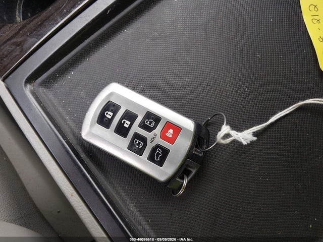 Продажа на аукционе авто 2017 Toyota Sienna Xle 8 Passenger, vin: 5TDYZ3DC1HS818733, номер лота: 46086618