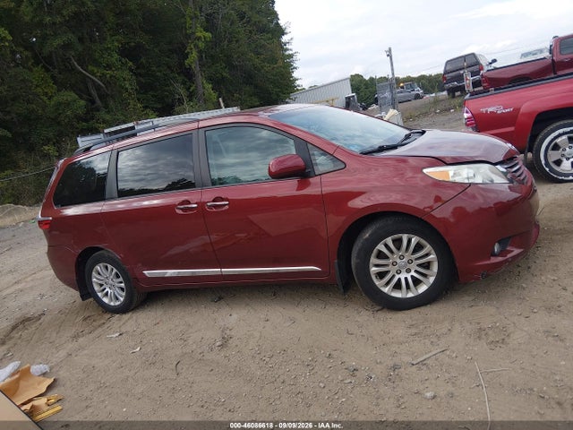 Продажа на аукционе авто 2017 Toyota Sienna Xle 8 Passenger, vin: 5TDYZ3DC1HS818733, номер лота: 46086618