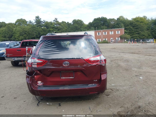 Продажа на аукционе авто 2017 Toyota Sienna Xle 8 Passenger, vin: 5TDYZ3DC1HS818733, номер лота: 46086618