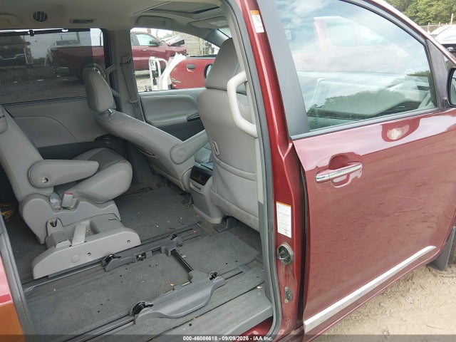 Продажа на аукционе авто 2017 Toyota Sienna Xle 8 Passenger, vin: 5TDYZ3DC1HS818733, номер лота: 46086618