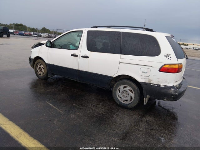 Auction sale of the 2000 Toyota Sienna Le/xle, vin: 4T3ZF13C0YU175681, lot number: 46086672