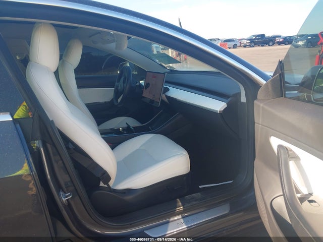 2020 Tesla Model 3 Standard Range Plus Rear-wheel Drive/standard Range Rear-wheel Drive მანქანა იყიდება აუქციონზე, vin: 5YJ3E1EA8LF785802, აუქციონის ნომერი: 46086731