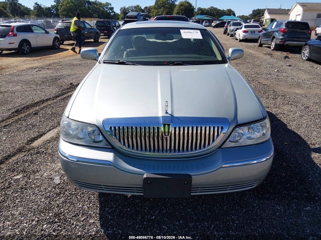 Продажа на аукционе авто 2007 Lincoln Town Car Signature Limited, vin: 1LNHM82V57Y630991, номер лота: 46086778