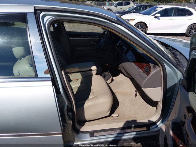 Продажа на аукционе авто 2007 Lincoln Town Car Signature Limited, vin: 1LNHM82V57Y630991, номер лота: 46086778