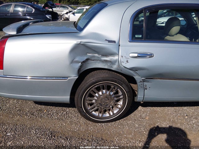 Продажа на аукционе авто 2007 Lincoln Town Car Signature Limited, vin: 1LNHM82V57Y630991, номер лота: 46086778
