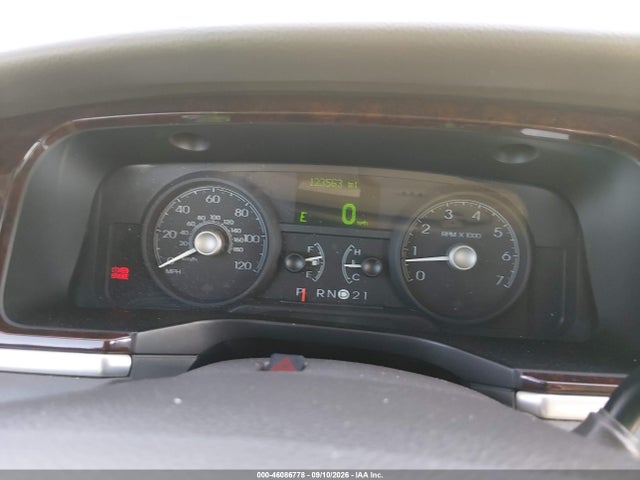 Продажа на аукционе авто 2007 Lincoln Town Car Signature Limited, vin: 1LNHM82V57Y630991, номер лота: 46086778