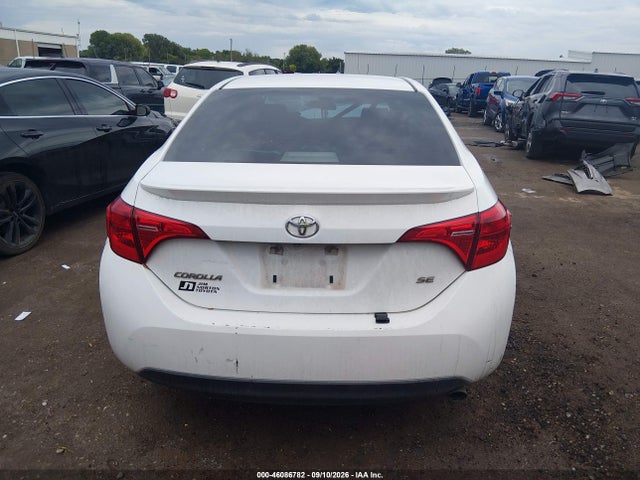 46086782 :رقم المزاد ، 5YFBURHE9HP696554 vin ، 2017 Toyota Corolla Se مزاد بيع