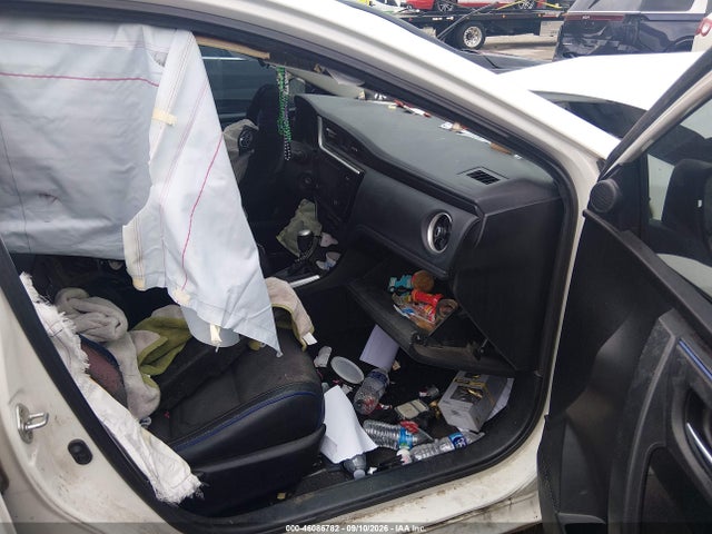 46086782 :رقم المزاد ، 5YFBURHE9HP696554 vin ، 2017 Toyota Corolla Se مزاد بيع