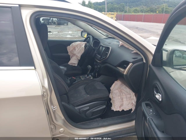Продаж на аукціоні авто 2015 Jeep Cherokee Latitude, vin: 1C4PJMCS0FW529437, номер лоту: 46086817