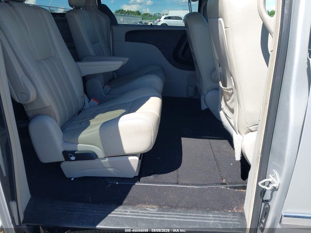 Продажа на аукционе авто 2011 Chrysler Town & Country Touring-l, vin: 2A4RR8DG2BR677542, номер лота: 46086899