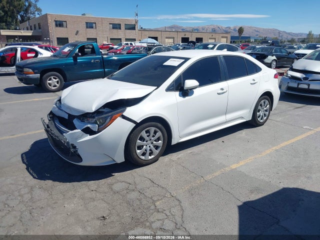 Toyota COROLLA LE 2021 JTDEPMAEXMJ162396 Image 2