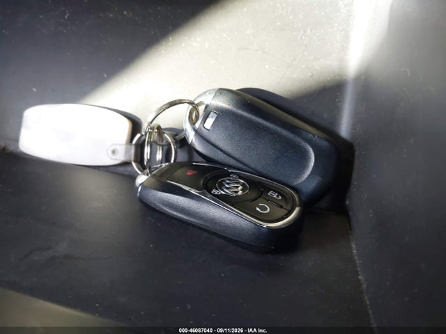 46087040 :رقم المزاد ، KL4CJGSB1JB637349 vin ، 2018 Buick Encore Essence مزاد بيع
