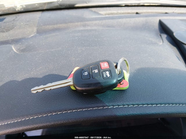 2014 Toyota Camry Le მანქანა იყიდება აუქციონზე, vin: 4T4BF1FK1ER424939, აუქციონის ნომერი: 46087047
