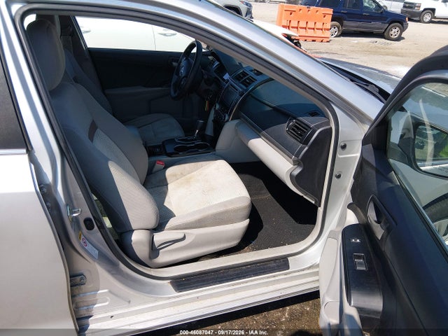 2014 Toyota Camry Le მანქანა იყიდება აუქციონზე, vin: 4T4BF1FK1ER424939, აუქციონის ნომერი: 46087047