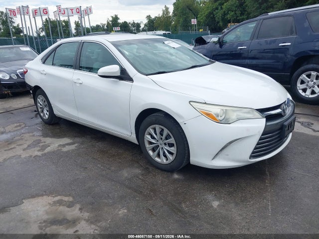 2015 Toyota Camry Le მანქანა იყიდება აუქციონზე, vin: 4T1BF1FK2FU105643, აუქციონის ნომერი: 46087150
