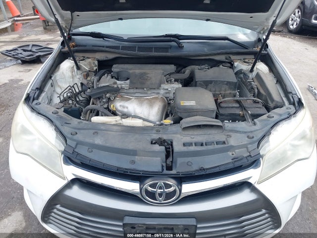 2015 Toyota Camry Le მანქანა იყიდება აუქციონზე, vin: 4T1BF1FK2FU105643, აუქციონის ნომერი: 46087150